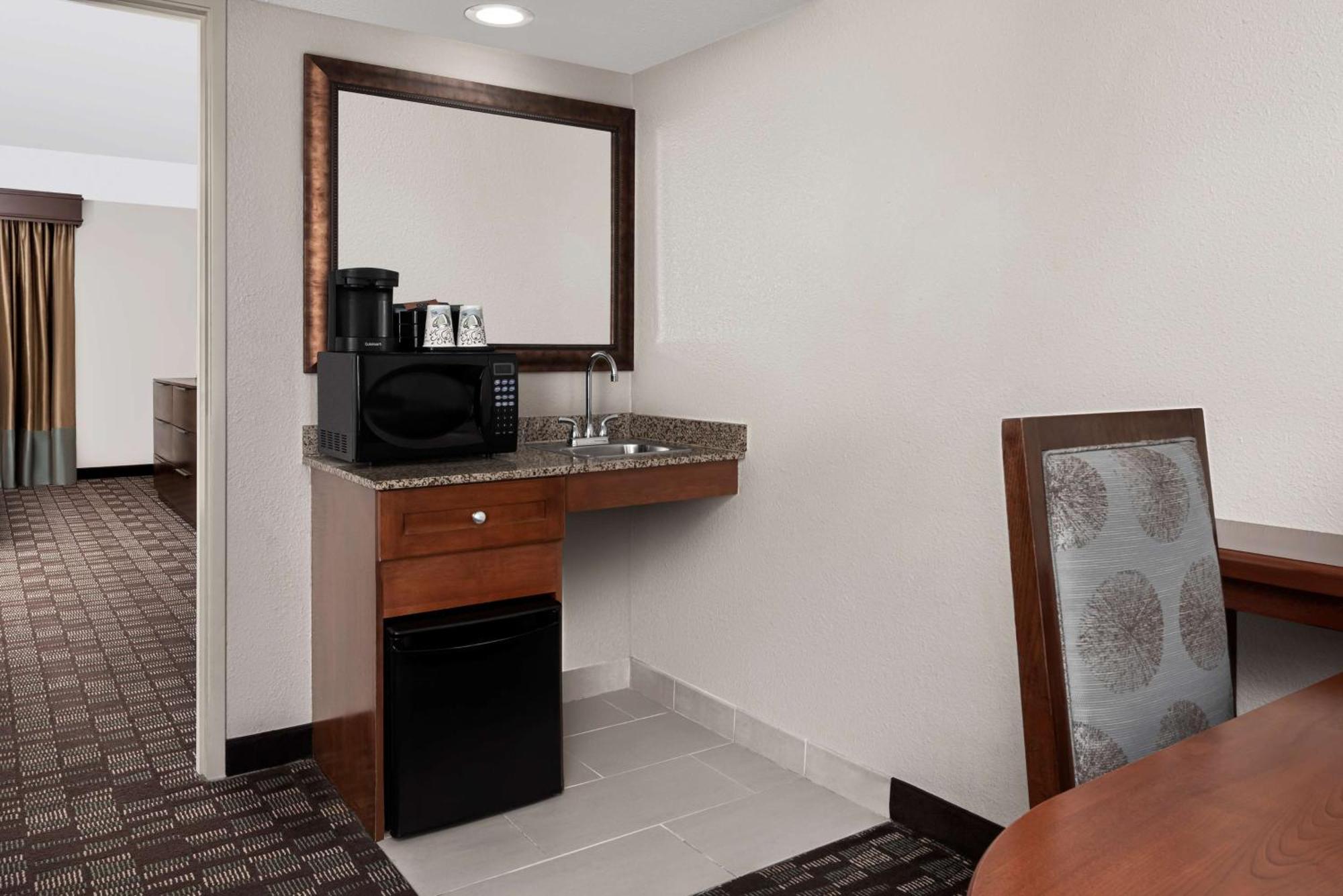 Embassy Suites By Hilton Nashville Airport Eksteriør bilde